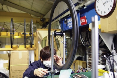 Kỹ sư Nhật phát minh ra bánh xe đạp giá 7.900 USD