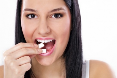 Tác dụng phụ khi thường xuyên nhai kẹo cao su
