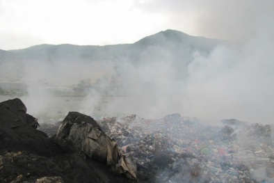 Cháy bãi rác ở Đà Nẵng: Vụ cháy đang lan dần về khu dân cư