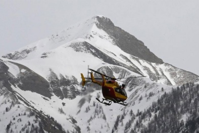 Vụ máy bay rơi ở Pháp: Toàn cảnh hiện trường thảm khốc trên dãy núi Apls