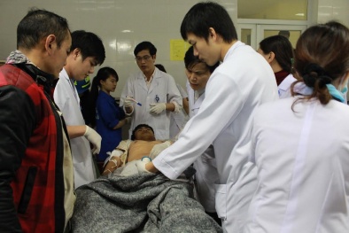 Huy động bác sỹ Hà Nội vào Hà Tĩnh cấp cứu công nhân gặp nạn