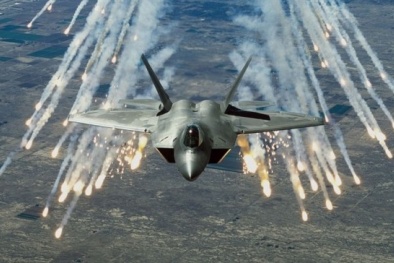 Thành lũy IS bắt đầu hứng chịu ‘mưa bom’ từ quân liên minh