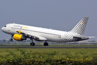 Liên tiếp nhiều máy bay phải hạ cánh khẩn cấp vì gặp sự cố