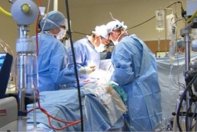 Phẫu thuật cấy ghép tim chết lần đầu thành công tại Anh