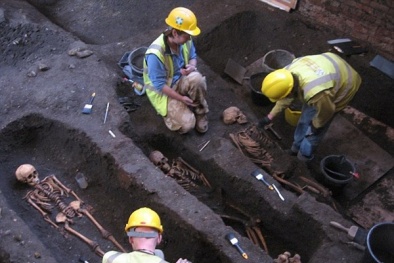 Khai quật 1.300 bộ xương người tại Đại học Cambridge