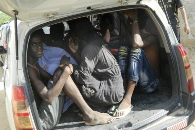 4 kẻ cuồng loạn xả súng giết chết 147 sinh viên tại Kenya