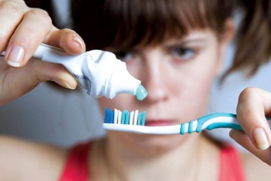 Mòn răng, tụt lợi vì đánh răng quá nhiều