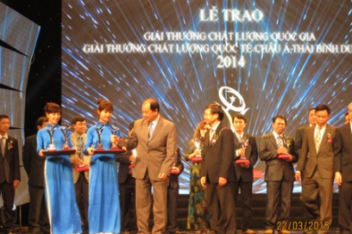 Ajinomoto nhận Giải thưởng Chất lượng Quốc gia 2014