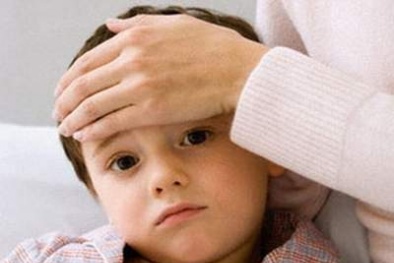 Các triệu chứng bệnh đáng chú ý ở trẻ mùa hè