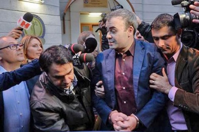 Phát hiện ‘Kho báu’ chứa tranh quý và vàng thỏi của quan tham 