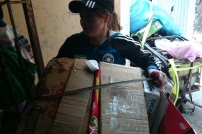 Vợ chồng bán ve chai bổ sung hồ sơ nhận 5 triệu yên nhặt được