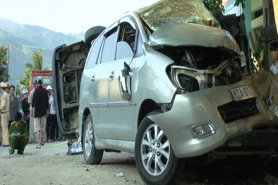 Quảng Nam: Xe tải lật nghiêng, cả gia đình 6 người thương vong