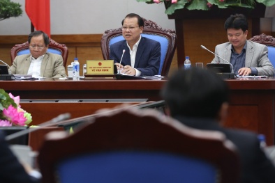 'Bác sĩ liêm khiết mà lương thấp quá nên cuộc sống rất khổ'