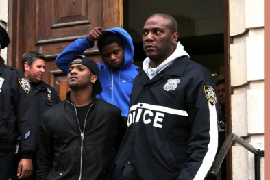 Ra hầu tòa vì bàn chuyện buôn súng trên Facebook 