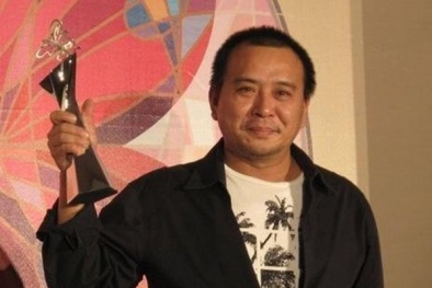 Đạo diễn mở tiệc chiêu đãi dù sắp đi tù tội cưỡng bức