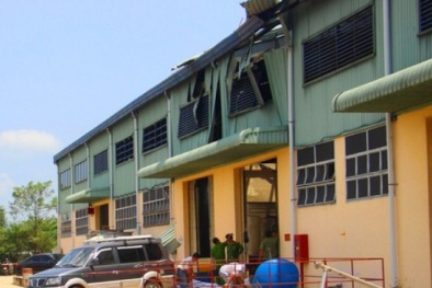 Đồng Tháp: Một người tử vong khi bình chứa cồn nổ bung mái tôn