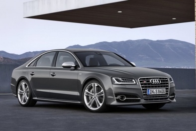 ‘Chóng mặt’ với khả năng tăng tốc của Audi S8