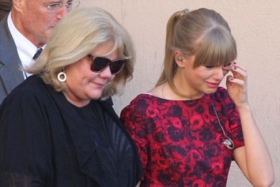 Taylor Swift đau buồn trước tin 'thân mẫu' mắc bệnh ung thư 
