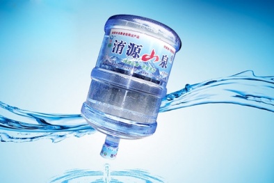 Phát hiện nguy cơ ung thư vì nước uống đóng bình giả