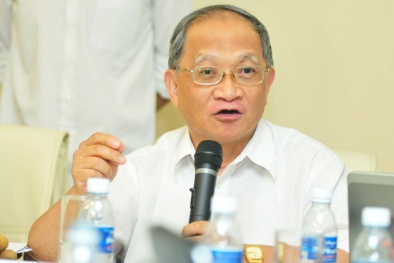 Tăng thu phí vì áp lực nợ trả nợ công