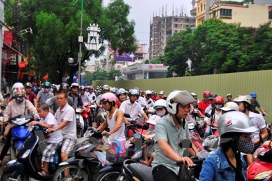 Hà Nội 'áp' chỉ tiêu thu hơn 286 tỷ đồng phí đường bộ xe máy