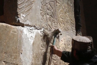 Khủng bố IS thẳng tay phá tan thành phố cổ 3000 năm tuổi