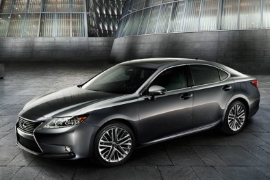 Lexus ES 2016 tung ảnh ‘nóng’ nhử người hâm mộ