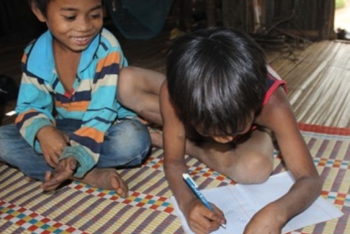 Bộ GD-ĐT chỉ đạo bồi dưỡng thêm cho các em HS lớp 7 nhưng 'không biết chữ'