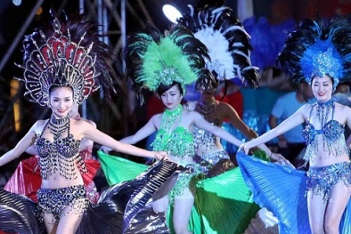Carnaval Hạ Long lùi ngày tổ chức, du khách 'thiệt đủ đường'