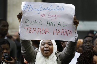 Khủng bố Boko Haram bắt cóc 2.000 bé gái và phụ nữ để cưỡng hiếp