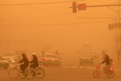 Trận bão cát ‘tận thế’ nhấn chìm Bắc Kinh