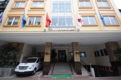 BV Hồng Ngọc mang phong bì đến nhà cháu bé tử vong là 'bình thường'?