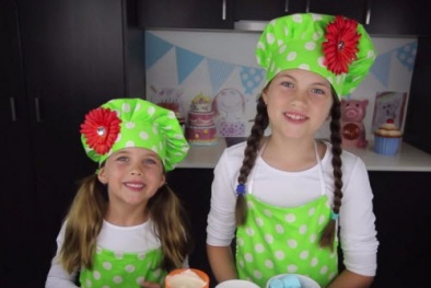 Cô bé 8 tuổi kiếm tiền tỷ mỗi tháng nhờ Youtube