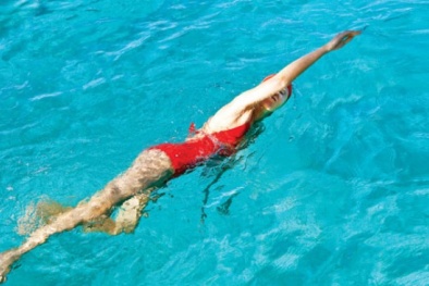 Cách phòng chống chuột rút hữu hiệu khi đi bơi