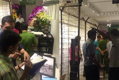 Công ty Thuận Lê nói gì về việc bị tịch thu ảnh ở triển lãm “Hoa nơi chiến trường”?