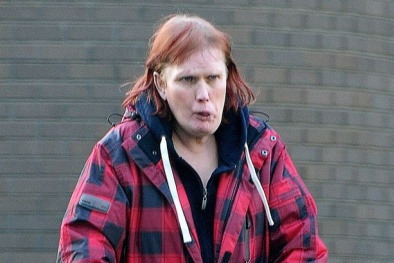 Bị bắt vì lưu giữ ảnh 'mây mưa' giữa người với ngựa