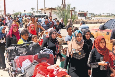 Ít nhất 90.000 người Iraq chạy trốn khi IS phản công