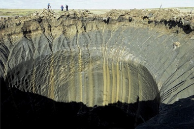 Người dân Siberia phát hoảng vì miệng hố tử thần mới