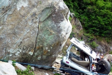 Tranh thủ làm thêm giờ, 2 công nhân bị đá đè chết ở Hà Giang