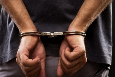 5 cú điện thoại trị giá 60 triệu và án tù 12 năm