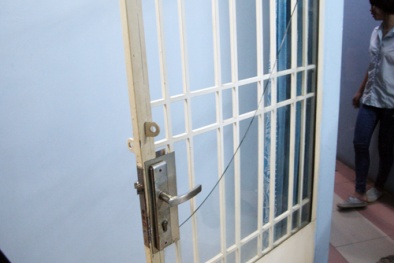 Công an 'dỏm' vô tư vào nhà cướp tài sản của dân