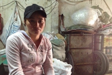 Vợ chồng ve chai 'tuột' 5 triệu yên trước giờ nhận tiền