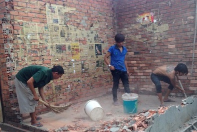 Đập bỏ căn phòng trọ hiện trường vụ án hai anh em ruột chết bí ẩn