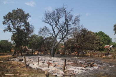 Sét đánh thiêu rụi 12 căn nhà, thiệt hại hàng chục tỷ đồng