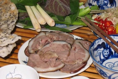 Tại sao sau khi ăn thịt chó không nên uống nước chè?