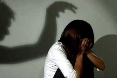 Trung Quốc: Thầy giáo ‘yêu râu xanh’ mất việc vì sàm sỡ học sinh