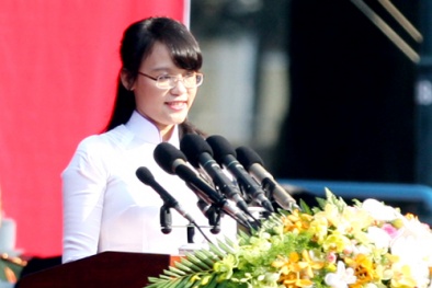 Cô gái có bài phát biểu trong lễ kỷ niệm 40 năm thống nhất đất nước là ai?