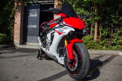 Yamaha YZF-R1 2015 hứa hẹn sẽ 'đốt cháy' thị trường Việt