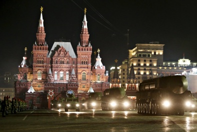 Nga ‘khoe’ dàn siêu vũ khí trong cuộc diễn tập trước ngày Chiến thắng