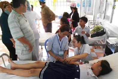 Bình Định: 7 học sinh nhập viện sau khi uống thuốc tẩy giun